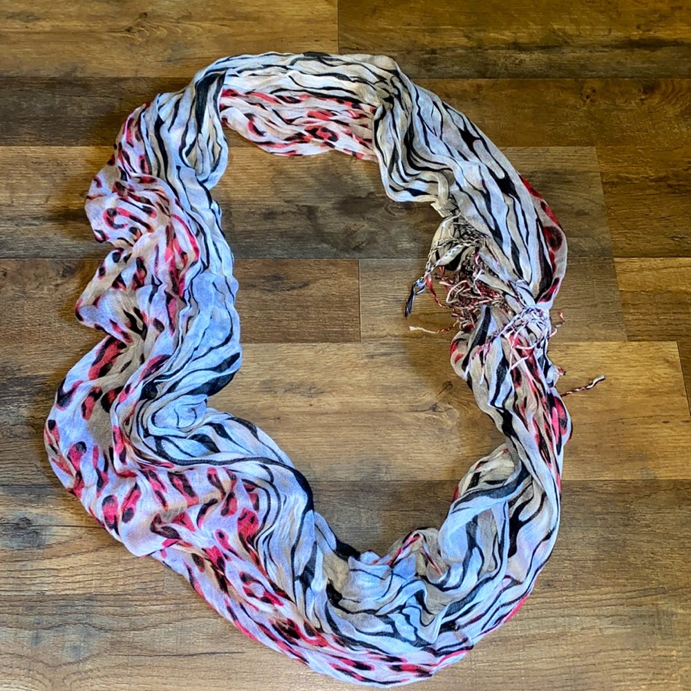 Gorgeous scarf!